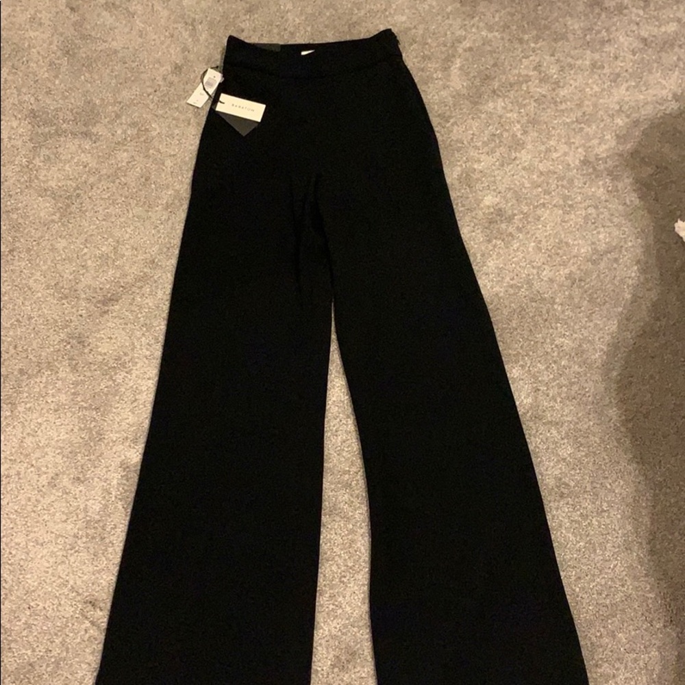 Aritzia Wide Leg Pant - BRAND NEW NEVER USED